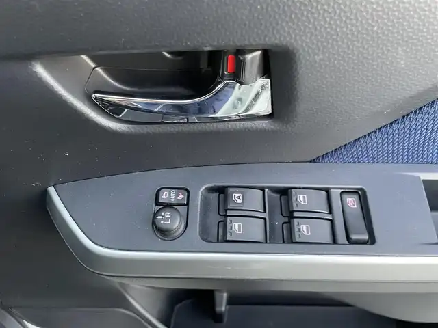 トヨタ タンク カスタムG－T 兵庫県 2016(平28)年 9.4万km パールホワイトⅢ 【(株)IDOMが運営する【じしゃロン姫路店】の自社ローン対象車両になります。こちらは現金ご利用時の価格です。自社ローンご希望の方は別途その旨お申付け下さい。】/純正SDナビ【NSZT-W66T】/(AM/FM/Bluetooth/CD/DVD/フルセグTV】/バックカメラ/ビルトインETC/両側パワースライドドア/スマートアシストII/・衝突警報機能(対車両・対歩行者)/・衝突回避支援ブレーキ機能(対車両)/・誤発進抑制制御機能/・後方誤発進抑制制御機能/・先行車発進お知らせ機能/クルーズコントロール/コーナーセンサー/盗難防止装置/横滑り防止機能/電格ウィンカーミラー/プッシュスタート/純正フロアマット/純正１５インチアルミホイール/ステアリングスイッチ/フロントフォグランプ/アイドリングストップ/ISOFIX/USB充電ソケット×１/スペアキー×１/ドアバイザー/取扱説明書/保証書