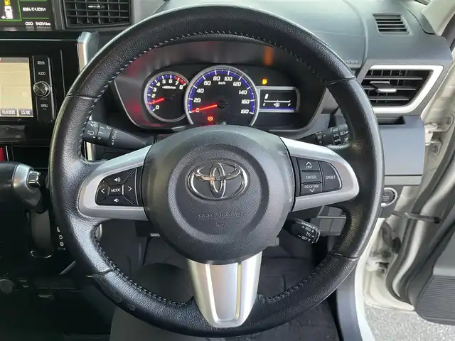 トヨタ タンク カスタムG－T 兵庫県 2016(平28)年 9.4万km パールホワイトⅢ 【(株)IDOMが運営する【じしゃロン姫路店】の自社ローン対象車両になります。こちらは現金ご利用時の価格です。自社ローンご希望の方は別途その旨お申付け下さい。】/純正SDナビ【NSZT-W66T】/(AM/FM/Bluetooth/CD/DVD/フルセグTV】/バックカメラ/ビルトインETC/両側パワースライドドア/スマートアシストII/・衝突警報機能(対車両・対歩行者)/・衝突回避支援ブレーキ機能(対車両)/・誤発進抑制制御機能/・後方誤発進抑制制御機能/・先行車発進お知らせ機能/クルーズコントロール/コーナーセンサー/盗難防止装置/横滑り防止機能/電格ウィンカーミラー/プッシュスタート/純正フロアマット/純正１５インチアルミホイール/ステアリングスイッチ/フロントフォグランプ/アイドリングストップ/ISOFIX/USB充電ソケット×１/スペアキー×１/ドアバイザー/取扱説明書/保証書