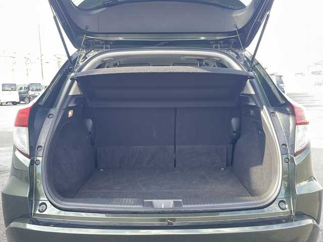 ホンダ ヴェゼル ハイブリッド Z 熊本県 2015(平27)年 9万km ミスティックグリーンパール (株)IDOMが運営する【じしゃロン熊本店】の自社ローン対象車両になります。こちらは現金ご利用時の価格です。自社ローンご希望の方は別途その旨お申付け下さい。/純正ナビ（ＣＤ　ＤＶＤ　フルセグＴＶ　ＢＴ）　/バックカメラ　/クルーズコントロール　/ビルトインＥＴＣ　/ジャズブラウン内装　/シートヒーター　/Ｗ＋サイドエアバッグ　/カーテンエアバッグ　/ルーフレール