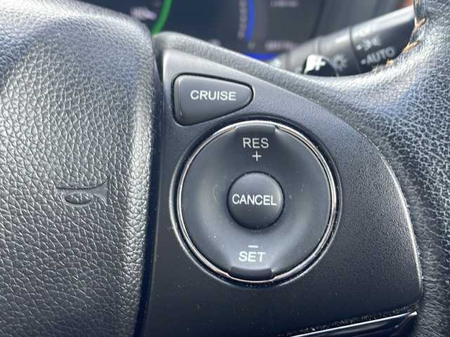 ホンダ ヴェゼル ハイブリッド Z 熊本県 2015(平27)年 9万km ミスティックグリーンパール (株)IDOMが運営する【じしゃロン熊本店】の自社ローン対象車両になります。こちらは現金ご利用時の価格です。自社ローンご希望の方は別途その旨お申付け下さい。/純正ナビ（ＣＤ　ＤＶＤ　フルセグＴＶ　ＢＴ）　/バックカメラ　/クルーズコントロール　/ビルトインＥＴＣ　/ジャズブラウン内装　/シートヒーター　/Ｗ＋サイドエアバッグ　/カーテンエアバッグ　/ルーフレール