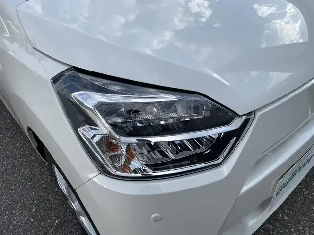 ダイハツ ミラ イース X SAⅢ 新潟県 2019(平31)年 1.4万km パールホワイトⅢ ４WD/メモリナビ/ワンセグテレビ/バックカメラ/アイドリングストップ/ドアバイザー/コーナーセンサー/オートハイビーム/レベライザー/衝突軽減