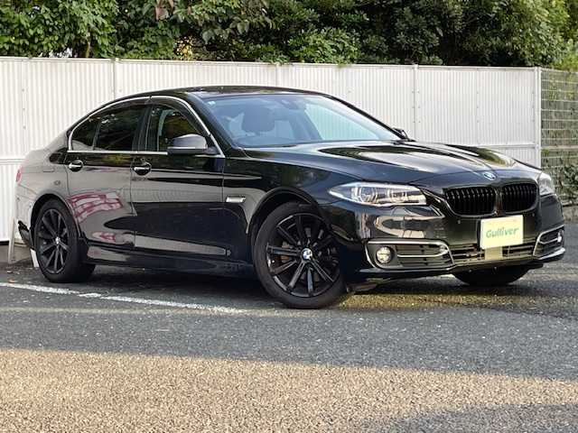 ＢＭＷ ５２３ｉ イノベーター 茨城県 2014(平26)年 0.1千km サファイアブラックP ワンオーナー/純正ナビ【CD/DVD/AUX/BT/フルセグ】/サンルーフ/レザーシート/クルーズコントロール/バックカメラ/車線逸脱警告システム/インテリジェントセーフティ/パワーシート（D席+N席）/メモリシート/シートヒーター/ドライブレコーダー/LEDライト/フォグランプ/コーナーセンサー/ターボ/保証書/取り扱い説明書