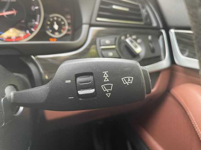 ＢＭＷ ５２３ｉ イノベーター 茨城県 2014(平26)年 0.1千km サファイアブラックP ワンオーナー/純正ナビ【CD/DVD/AUX/BT/フルセグ】/サンルーフ/レザーシート/クルーズコントロール/バックカメラ/車線逸脱警告システム/インテリジェントセーフティ/パワーシート（D席+N席）/メモリシート/シートヒーター/ドライブレコーダー/LEDライト/フォグランプ/コーナーセンサー/ターボ/保証書/取り扱い説明書