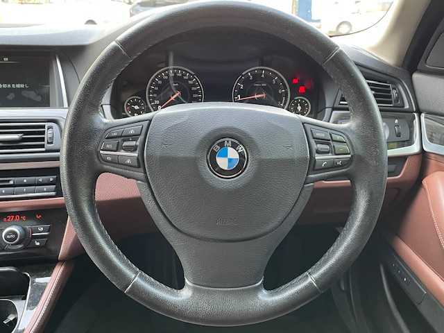 ＢＭＷ ５２３ｉ イノベーター 茨城県 2014(平26)年 0.1千km サファイアブラックP ワンオーナー/純正ナビ【CD/DVD/AUX/BT/フルセグ】/サンルーフ/レザーシート/クルーズコントロール/バックカメラ/車線逸脱警告システム/インテリジェントセーフティ/パワーシート（D席+N席）/メモリシート/シートヒーター/ドライブレコーダー/LEDライト/フォグランプ/コーナーセンサー/ターボ/保証書/取り扱い説明書