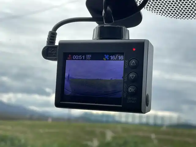 トヨタ アクア S 新潟県 2018(平30)年 4.4万km コバルトブルーメタリック 社外SDナビ(CN-RA04WD)/CD/DVD/BT/フルセグテレビ/バックカメラ/ETC/ドライブレコーダー/衝突被害軽減ブレーキ/レーンキープアシスト/シートヒーター/ステアリングスイッチ/スマートキー/プッシュスタート/オートライト/オートハイビーム/社外15インチアルミホイール