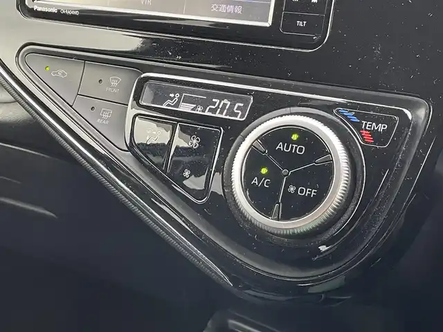 トヨタ アクア S 新潟県 2018(平30)年 4.4万km コバルトブルーメタリック 社外SDナビ(CN-RA04WD)/CD/DVD/BT/フルセグテレビ/バックカメラ/ETC/ドライブレコーダー/衝突被害軽減ブレーキ/レーンキープアシスト/シートヒーター/ステアリングスイッチ/スマートキー/プッシュスタート/オートライト/オートハイビーム/社外15インチアルミホイール