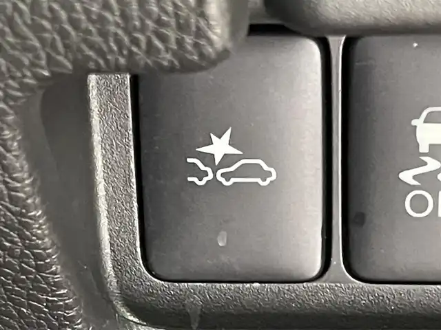 日産 デイズ ルークス HWS X Vセレクション 大阪府 2016(平28)年 6.7万km スパークリングレッド/ブラック エマージェンシーブレーキサポート　純正７インチナビ　アラウンドビューモニター　ＬＥＤ　ベンチシート　純正１５インチＡＷ　ドライブレコーダー　プッシュスタート　スマートキー　フォグランプ　禁煙車