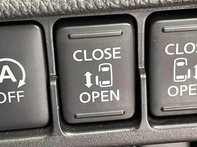 日産 デイズ ルークス HWS X Vセレクション 大阪府 2016(平28)年 6.7万km スパークリングレッド/ブラック エマージェンシーブレーキサポート　純正７インチナビ　アラウンドビューモニター　ＬＥＤ　ベンチシート　純正１５インチＡＷ　ドライブレコーダー　プッシュスタート　スマートキー　フォグランプ　禁煙車