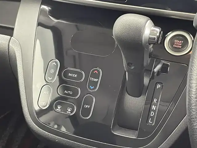 日産 デイズ ルークス HWS X Vセレクション 大阪府 2016(平28)年 6.7万km スパークリングレッド/ブラック エマージェンシーブレーキサポート　純正７インチナビ　アラウンドビューモニター　ＬＥＤ　ベンチシート　純正１５インチＡＷ　ドライブレコーダー　プッシュスタート　スマートキー　フォグランプ　禁煙車