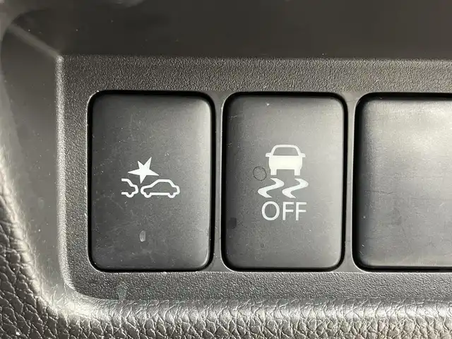 日産 デイズ ルークス HWS X Vセレクション 大阪府 2016(平28)年 6.7万km スパークリングレッド/ブラック エマージェンシーブレーキサポート/純正７インチナビ/CD/DVD/BT/フルセグ/アラウンドビューモニター/LＥＤ/ベンチシート/純正１５インチＡＷ/ドライブレコーダー/プッシュスタート/スマートキー/フォグランプ/禁煙車