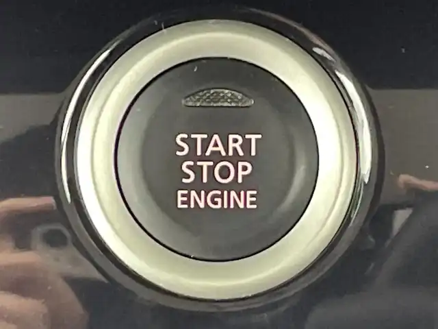 日産 デイズ ルークス HWS X Vセレクション 大阪府 2016(平28)年 6.7万km スパークリングレッド/ブラック エマージェンシーブレーキサポート/純正７インチナビ/CD/DVD/BT/フルセグ/アラウンドビューモニター/LＥＤ/ベンチシート/純正１５インチＡＷ/ドライブレコーダー/プッシュスタート/スマートキー/フォグランプ/禁煙車