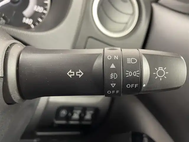 日産 デイズ ルークス HWS X Vセレクション 大阪府 2016(平28)年 6.7万km スパークリングレッド/ブラック エマージェンシーブレーキサポート/純正７インチナビ/CD/DVD/BT/フルセグ/アラウンドビューモニター/LＥＤ/ベンチシート/純正１５インチＡＷ/ドライブレコーダー/プッシュスタート/スマートキー/フォグランプ/禁煙車