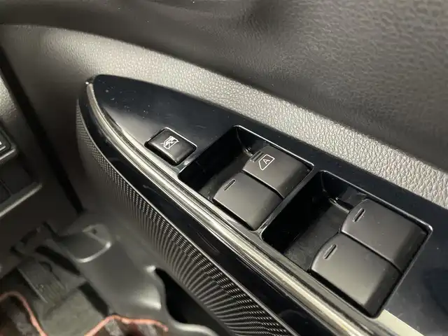 日産 デイズ ルークス HWS X Vセレクション 大阪府 2016(平28)年 6.7万km スパークリングレッド/ブラック エマージェンシーブレーキサポート/純正７インチナビ/CD/DVD/BT/フルセグ/アラウンドビューモニター/LＥＤ/ベンチシート/純正１５インチＡＷ/ドライブレコーダー/プッシュスタート/スマートキー/フォグランプ/禁煙車