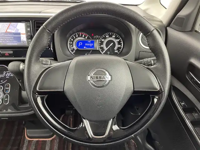 日産 デイズ ルークス HWS X Vセレクション 大阪府 2016(平28)年 6.7万km スパークリングレッド/ブラック エマージェンシーブレーキサポート/純正７インチナビ/CD/DVD/BT/フルセグ/アラウンドビューモニター/LＥＤ/ベンチシート/純正１５インチＡＷ/ドライブレコーダー/プッシュスタート/スマートキー/フォグランプ/禁煙車