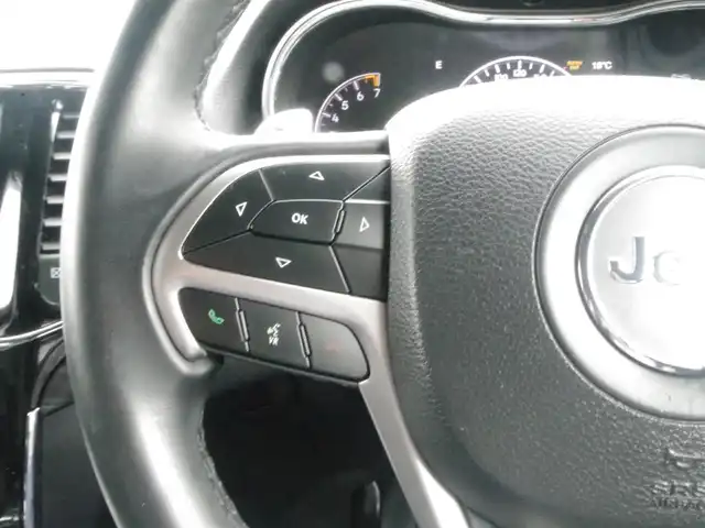 クライスラー・ジープ ジープ グランドチェロキー アルティテュード 岩手県 2020(令2)年 4.9万km ブライトホワイト 純正ナビ/フルセグTV/バックサイドカメラ/パークセンス/クルコン/前後ドラレコ/DSRC/ハーフレザー/パワーシート/シートヒーター/ラバーマット/サイドステップ/キャリパーカバー