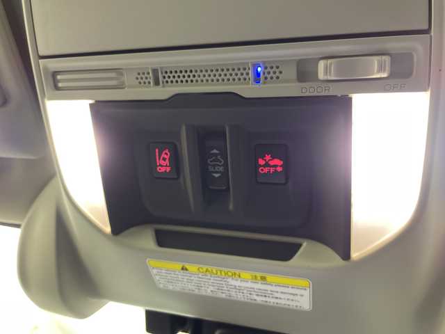 スバル フォレスター プレミアム 道央・札幌 2019(平31)年 8.4万km クリスタルホワイトP ・4WD  /アイサイト/・純正ナビ　フルセグ/BT/CD/SD/・バックカメラ/・サンルーフ/・レーダークルーズコントロール/・ブラインドスポットモニター/・ハーフレザーシート/・シートヒーター/前席パワーシート/・パワーバックドア/・ステアリングスイッチ/パドルシフト/・D席メモリシート/・ステアリングヒーター/・LEDオートライト/オートライト/・プッシュスタート/・アイドリングストップ/・ETC/・ルーフレール/・純正ドライブレコーダー/・電動格納ミラー