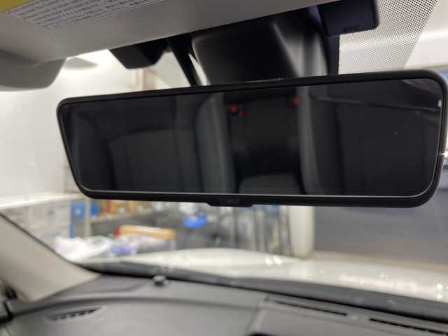 スバル フォレスター プレミアム 道央・札幌 2019(平31)年 8.4万km クリスタルホワイトP ・4WD  /アイサイト/・純正ナビ　フルセグ/BT/CD/SD/・バックカメラ/・サンルーフ/・レーダークルーズコントロール/・ブラインドスポットモニター/・ハーフレザーシート/・シートヒーター/前席パワーシート/・パワーバックドア/・ステアリングスイッチ/パドルシフト/・D席メモリシート/・ステアリングヒーター/・LEDオートライト/オートライト/・プッシュスタート/・アイドリングストップ/・ETC/・ルーフレール/・純正ドライブレコーダー/・電動格納ミラー