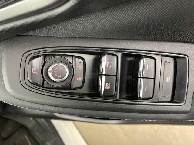 スバル フォレスター プレミアム 道央・札幌 2019(平31)年 8.4万km クリスタルホワイトP ・4WD  /アイサイト/・純正ナビ　フルセグ/BT/CD/SD/・バックカメラ/・サンルーフ/・レーダークルーズコントロール/・ブラインドスポットモニター/・ハーフレザーシート/・シートヒーター/前席パワーシート/・パワーバックドア/・ステアリングスイッチ/パドルシフト/・D席メモリシート/・ステアリングヒーター/・LEDオートライト/オートライト/・プッシュスタート/・アイドリングストップ/・ETC/・ルーフレール/・純正ドライブレコーダー/・電動格納ミラー