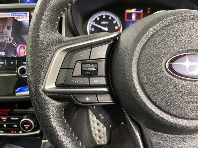 スバル フォレスター プレミアム 道央・札幌 2019(平31)年 8.4万km クリスタルホワイトP ・4WD  /アイサイト/・純正ナビ　フルセグ/BT/CD/SD/・バックカメラ/・サンルーフ/・レーダークルーズコントロール/・ブラインドスポットモニター/・ハーフレザーシート/・シートヒーター/前席パワーシート/・パワーバックドア/・ステアリングスイッチ/パドルシフト/・D席メモリシート/・ステアリングヒーター/・LEDオートライト/オートライト/・プッシュスタート/・アイドリングストップ/・ETC/・ルーフレール/・純正ドライブレコーダー/・電動格納ミラー