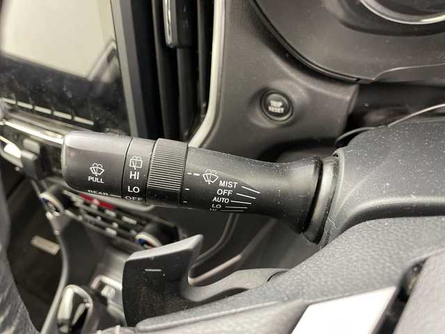 スバル フォレスター プレミアム 道央・札幌 2019(平31)年 8.4万km クリスタルホワイトP ・4WD  /アイサイト/・純正ナビ　フルセグ/BT/CD/SD/・バックカメラ/・サンルーフ/・レーダークルーズコントロール/・ブラインドスポットモニター/・ハーフレザーシート/・シートヒーター/前席パワーシート/・パワーバックドア/・ステアリングスイッチ/パドルシフト/・D席メモリシート/・ステアリングヒーター/・LEDオートライト/オートライト/・プッシュスタート/・アイドリングストップ/・ETC/・ルーフレール/・純正ドライブレコーダー/・電動格納ミラー