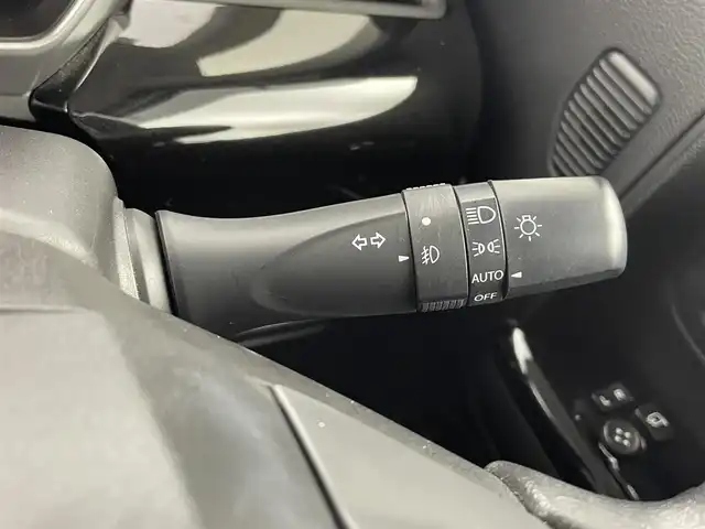 スズキ スペーシア カスタム HYBRID GS 富山県 2018(平30)年 2.4万km ピュアホワイトP 社外ナビ（AM/FM/CD/ワンセグ）/片側パワースライドドア/D席シートヒーター/横滑り防止装置/アイドリングストップ/オートLEDライト/フォグライト/純正アルミホイール/純正フロアマット/電動格納ミラー/スマートキー/スペアキー