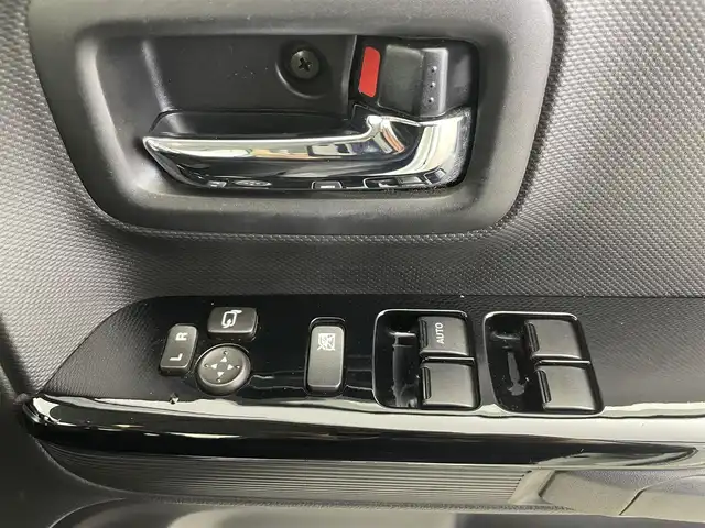 スズキ スペーシア カスタム HYBRID GS 富山県 2018(平30)年 2.4万km ピュアホワイトP 社外ナビ（AM/FM/CD/ワンセグ）/片側パワースライドドア/D席シートヒーター/横滑り防止装置/アイドリングストップ/オートLEDライト/フォグライト/純正アルミホイール/純正フロアマット/電動格納ミラー/スマートキー/スペアキー