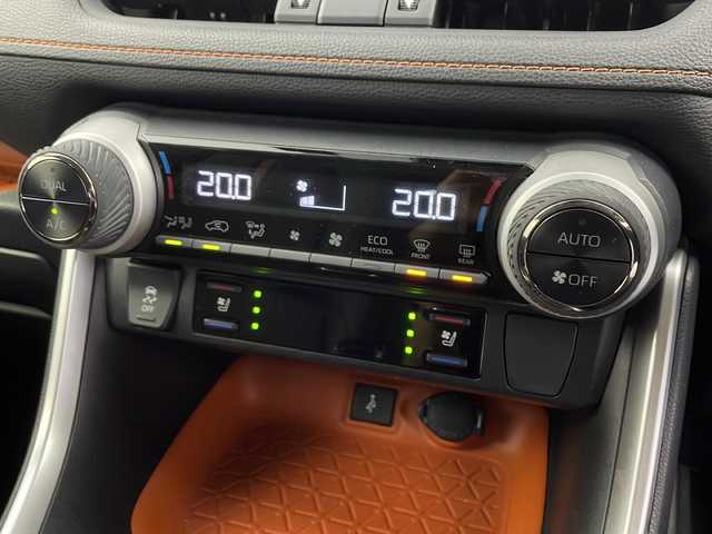 トヨタ ＲＡＶ４ アドベンチャー 愛知県 2021(令3)年 3.2万km アーバンカーキ 純正9インチディスプレイオーディオ/フルセグTV　BT　FM AM　Miracast/アラウンドビューモニター/アダプティブクルーズコントロール/レザーシート/シートヒーター/シートベンチレーター/パワーシート/ステアリングヒーター/純正フロアマット/ドアバイザー/ビルトインETC/前後ドライブレコーダー/電動パーキングブレーキ/ルーフレール/LEDヘッドライト/オートライト/オートハイビーム/ブラインドスポットモニター/コーナーセンサー/トヨタセーフティセンス