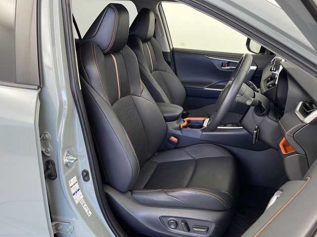 トヨタ ＲＡＶ４ アドベンチャー 愛知県 2021(令3)年 3.2万km アーバンカーキ 純正9インチディスプレイオーディオ/フルセグTV　BT　FM AM　Miracast/アラウンドビューモニター/アダプティブクルーズコントロール/レザーシート/シートヒーター/シートベンチレーター/パワーシート/ステアリングヒーター/純正フロアマット/ドアバイザー/ビルトインETC/前後ドライブレコーダー/電動パーキングブレーキ/ルーフレール/LEDヘッドライト/オートライト/オートハイビーム/ブラインドスポットモニター/コーナーセンサー/トヨタセーフティセンス