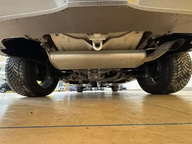 スズキ エスクード 1．4 ターボ 群馬県 2020(令2)年 4.4万km クールホワイトパール スズキセーフティサポート/デュアルセンサーブレーキサポート/誤発信抑制機能/アダプティブクルーズコントロール/車線逸脱警報機能/車線逸脱抑制機能/ふらつき警報機能/先行車発進お知らせ機能/ブラインドスポットモニター/ヒルディスタートコントロール/ヒーテッドドアミラー/純正8インチナビ/　フルセグ/BT/CD/DVD/SD/USB/4WD/シートヒーター/ハーフレザーシート/LEDヘッドライト/フォグランプ/バックカメラ/純正フロアマット/純正17インチAW/ステアリングスイッチ/パドルシフト/ETC/ドライブレコーダー/プッシュスタート/スマートキー