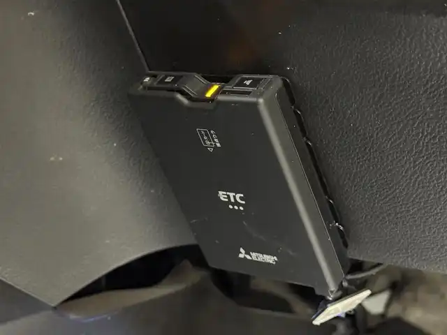 スズキ エスクード 1．4 ターボ 群馬県 2020(令2)年 4.4万km クールホワイトパール スズキセーフティサポート/デュアルセンサーブレーキサポート/誤発信抑制機能/アダプティブクルーズコントロール/車線逸脱警報機能/車線逸脱抑制機能/ふらつき警報機能/先行車発進お知らせ機能/ブラインドスポットモニター/ヒルディスタートコントロール/ヒーテッドドアミラー/純正8インチナビ/　フルセグ/BT/CD/DVD/SD/USB/4WD/シートヒーター/ハーフレザーシート/LEDヘッドライト/フォグランプ/バックカメラ/純正フロアマット/純正17インチAW/ステアリングスイッチ/パドルシフト/ETC/ドライブレコーダー/プッシュスタート/スマートキー