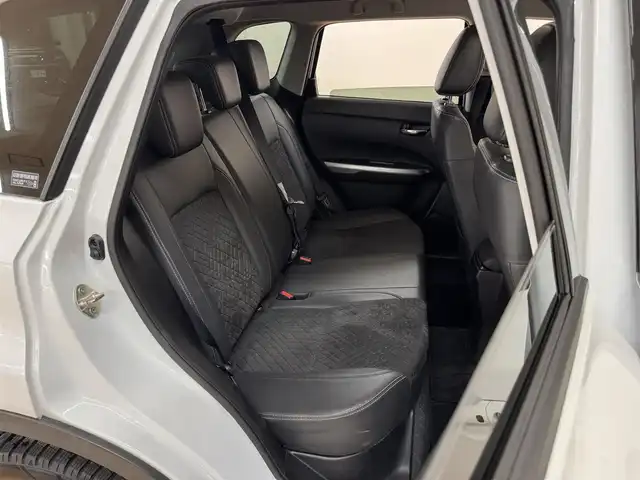 スズキ エスクード 1．4 ターボ 群馬県 2020(令2)年 4.4万km クールホワイトパール スズキセーフティサポート/デュアルセンサーブレーキサポート/誤発信抑制機能/アダプティブクルーズコントロール/車線逸脱警報機能/車線逸脱抑制機能/ふらつき警報機能/先行車発進お知らせ機能/ブラインドスポットモニター/ヒルディスタートコントロール/ヒーテッドドアミラー/純正8インチナビ/　フルセグ/BT/CD/DVD/SD/USB/4WD/シートヒーター/ハーフレザーシート/LEDヘッドライト/フォグランプ/バックカメラ/純正フロアマット/純正17インチAW/ステアリングスイッチ/パドルシフト/ETC/ドライブレコーダー/プッシュスタート/スマートキー