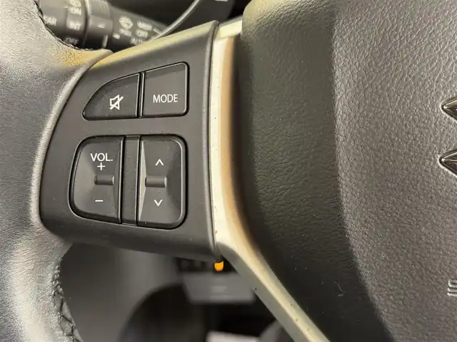 スズキ エスクード 1．4 ターボ 群馬県 2020(令2)年 4.4万km クールホワイトパール スズキセーフティサポート/デュアルセンサーブレーキサポート/誤発信抑制機能/アダプティブクルーズコントロール/車線逸脱警報機能/車線逸脱抑制機能/ふらつき警報機能/先行車発進お知らせ機能/ブラインドスポットモニター/ヒルディスタートコントロール/ヒーテッドドアミラー/純正8インチナビ/　フルセグ/BT/CD/DVD/SD/USB/4WD/シートヒーター/ハーフレザーシート/LEDヘッドライト/フォグランプ/バックカメラ/純正フロアマット/純正17インチAW/ステアリングスイッチ/パドルシフト/ETC/ドライブレコーダー/プッシュスタート/スマートキー