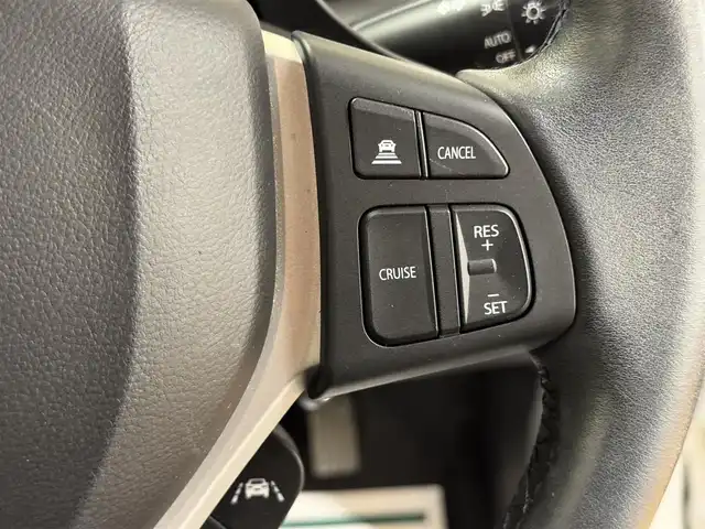 スズキ エスクード 1．4 ターボ 群馬県 2020(令2)年 4.4万km クールホワイトパール スズキセーフティサポート/デュアルセンサーブレーキサポート/誤発信抑制機能/アダプティブクルーズコントロール/車線逸脱警報機能/車線逸脱抑制機能/ふらつき警報機能/先行車発進お知らせ機能/ブラインドスポットモニター/ヒルディスタートコントロール/ヒーテッドドアミラー/純正8インチナビ/　フルセグ/BT/CD/DVD/SD/USB/4WD/シートヒーター/ハーフレザーシート/LEDヘッドライト/フォグランプ/バックカメラ/純正フロアマット/純正17インチAW/ステアリングスイッチ/パドルシフト/ETC/ドライブレコーダー/プッシュスタート/スマートキー