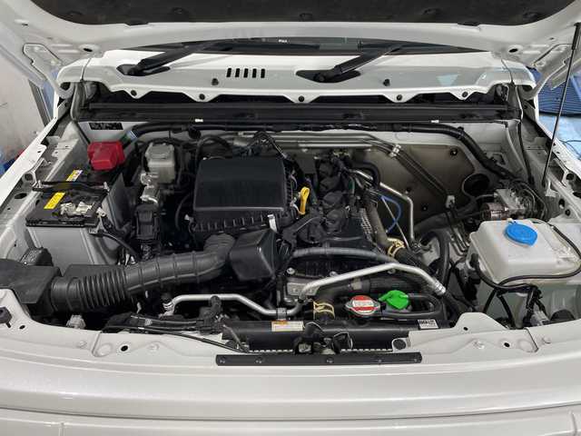 スズキ ジムニー シエラ JC 新潟県 2023(令5)年 2.4万km ピュアホワイトP 【４ＷＤ】/ワンオーナー/デュアルセンサーブレーキサポート/メモリーナビ/フルセグ＆ＤＶＤ＆ＢＴ/前後ドライブレコーダー/ビルシュタインショック/柿本マフラー/リアスポイラー/社外シフトノブ/社外レーダー/社外テール/社外グリル/社外ライト/純正１５インチアルミ/ＥＴＣ/バックモニター/シートヒーター/スマートキー/スペアキー/革巻ステアリング/クルーズコントロール/保証書＆整備手帳＆取説/