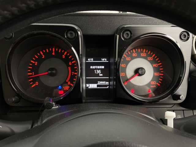 スズキ ジムニー シエラ JC 新潟県 2023(令5)年 2.4万km ピュアホワイトP 【４ＷＤ】/ワンオーナー/デュアルセンサーブレーキサポート/メモリーナビ/フルセグ＆ＤＶＤ＆ＢＴ/前後ドライブレコーダー/ビルシュタインショック/柿本マフラー/リアスポイラー/社外シフトノブ/社外レーダー/社外テール/社外グリル/社外ライト/純正１５インチアルミ/ＥＴＣ/バックモニター/シートヒーター/スマートキー/スペアキー/革巻ステアリング/クルーズコントロール/保証書＆整備手帳＆取説/