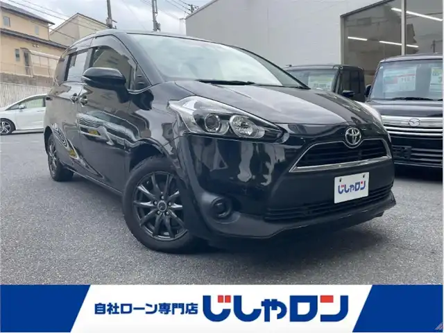 トヨタ シエンタ G 福岡県 2016(平28)年 7.4万km ブラックマイカ (株)IDOMが運営する【じしゃロン八幡西店】の自社ローン専用車両になります。こちらは現金またはオートローンご利用時の価格です。自社ローンご希望の方は別途その旨お申付け下さい/純正SDナビ/　　CD/BT/フルセグ/AM/FM/SD/バックモニター/両側パワースライドドア/オートマチックハイビーム/社外アルミホイール付サマータイヤ車載/ステアリングスイッチ/アイドリングストップ/純正フロアマット/ドアバイザー/スペアキー/スマートキー/ETC