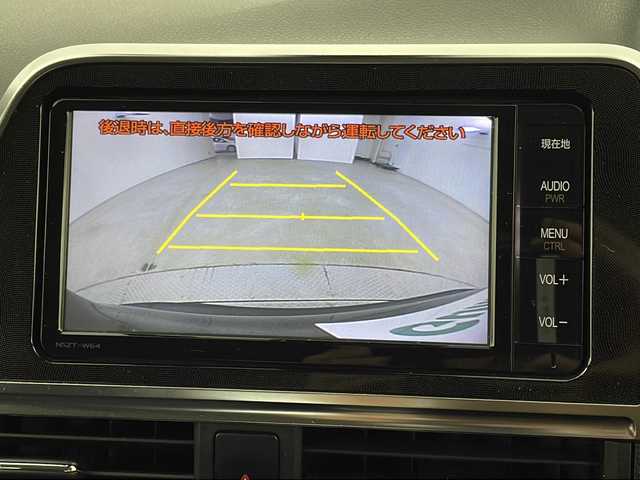 トヨタ シエンタ G 福岡県 2016(平28)年 7.4万km ブラックマイカ (株)IDOMが運営する【じしゃロン八幡西店】の自社ローン専用車両になります。こちらは現金またはオートローンご利用時の価格です。自社ローンご希望の方は別途その旨お申付け下さい/純正SDナビ/　　CD/BT/フルセグ/AM/FM/SD/バックモニター/両側パワースライドドア/オートマチックハイビーム/社外アルミホイール付サマータイヤ車載/ステアリングスイッチ/アイドリングストップ/純正フロアマット/ドアバイザー/スペアキー/スマートキー/ETC