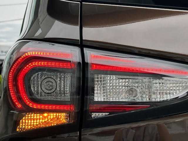 トヨタ シエンタ ハイブリッド G クエロ 静岡県 2019(平31)年 4.4万km ヴィンテージブラウンパールクリスタルシャイン 純正7型ナビゲーション【NSZT-W68T】/CD DVD Bluetooth フルセグTV/両側パワースライドドア/ハーフレザーシート/前席シートヒーター/ステアリングヒーター/トヨタセーフティセンス/レーンディスパーチャーアラート/パーキングサポートブレーキ/クリアランスソナー/LEDヘッドライト/オートマチックハイビーム/スマートキー/スペアキー/LEDヘッドライト/オートマチックハイビーム/純正フロアマット