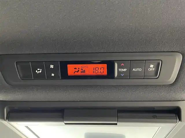 トヨタ ノア Si ダブルバイビー 鹿児島県 2018(平30)年 5.5万km ブラック 禁煙車/純正ナビ（フルセグ/CD・DVD/BT/AM・FM）/純正フリップダウンモニター/TRDエアロ（F/R）/ビルトインETC/バックカメラ/トヨタセーフティ/・プリクラッシュセーフティ/・レーンキープアシスト/・オートマチックハイビーム/クルーズコントロール/両側パワスラ/純正フロアマット/純正１６インチAW/純正ドアバイザー/LEDオートライト/フォグランプ/ロール式サンシェード/プッシュスタート/スマートキー/取扱説明書