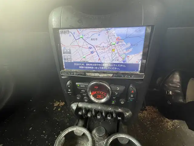 ＭＩＮＩ ミニ クラブマン クーパー 香川県 2014(平26)年 13.1万km ミッドナイト・ブラック・メタリック グレード:ボンドストリート/パドルシフト/社外HDDナビ（AVIC-ZH0007)/黒革/シートヒーター/純正17インチアルミ/ETC
