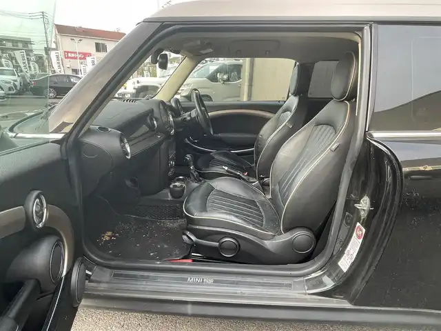 ＭＩＮＩ ミニ クラブマン クーパー 香川県 2014(平26)年 13.1万km ミッドナイト・ブラック・メタリック グレード:ボンドストリート/パドルシフト/社外HDDナビ（AVIC-ZH0007)/黒革/シートヒーター/純正17インチアルミ/ETC