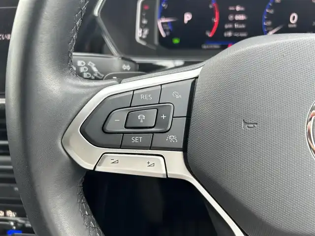 フォルクスワーゲン ＶＷ Ｔ－クロス TSI アクティブ 滋賀県 2022(令4)年 3.5万km 黒 純正メモリナビ/（BT/USB/AM・FM）/・Apple car play/・Android Auto/・Mirror Link/ETC2.0/デジタルメータークラスター/ワイヤレス充電/LEDヘッドライト/・オートライト/ブラインドスポットモニター/ACC/レーンキープアシスト/パークアシスト/コーナーセンサー前後/ルーフレール/純正16インチAW