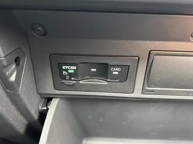 フォルクスワーゲン ＶＷ Ｔ－クロス TSI アクティブ 滋賀県 2022(令4)年 3.5万km 黒 純正メモリナビ/（BT/USB/AM・FM）/・Apple car play/・Android Auto/・Mirror Link/ETC2.0/デジタルメータークラスター/ワイヤレス充電/LEDヘッドライト/・オートライト/ブラインドスポットモニター/ACC/レーンキープアシスト/パークアシスト/コーナーセンサー前後/ルーフレール/純正16インチAW