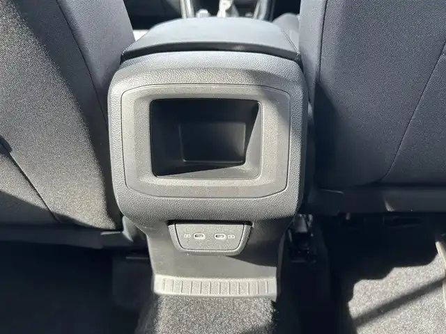 フォルクスワーゲン ＶＷ Ｔ－クロス TSI アクティブ 滋賀県 2022(令4)年 3.5万km 黒 純正メモリナビ/（BT/USB/AM・FM）/・Apple car play/・Android Auto/・Mirror Link/ETC2.0/デジタルメータークラスター/ワイヤレス充電/LEDヘッドライト/・オートライト/ブラインドスポットモニター/ACC/レーンキープアシスト/パークアシスト/コーナーセンサー前後/ルーフレール/純正16インチAW