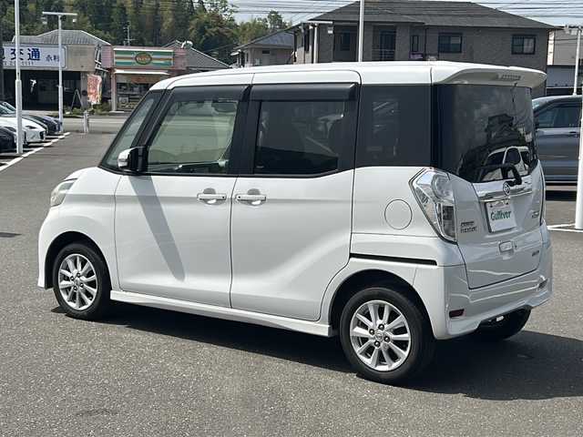 日産 デイズ ルークス HWS X Vセレ +SeftyⅡ 鹿児島県 2015(平27)年 10.3万km ホワイトパール 純正ナビ／Bluetoothオーディオ/フルセグ/ETC/ABS/WAC/全方位バックカメラ/片側パワースライドドア/エンジンスタートボタン/横滑り防止装置/ドアバイザー/電動格納ミラー/スライドドア/後部座席サンバイザー/衝突被害軽減ブレーキ/スマートキー