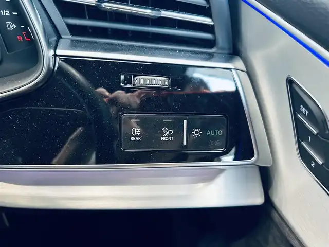 アウディ Ｑ７ 45 Sラインリミテッド 大阪府 2020(令2)年 2.1万km 黒 プレミアムP/７シーターP/１オーナー/HUD/バーチャルコックピット/黒革/パワーシート/シートヒーター/Dシートメモリ/純正ナビ/TV/360度カメラ/applecarplay/純正21インチAW/電動リアゲート/電動格納サードシート/ACC/サイドアシスト/ETC/ドラレコ/レーダー探知機