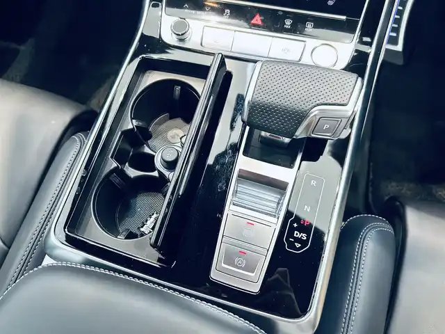 アウディ Ｑ７ 45 Sラインリミテッド 大阪府 2020(令2)年 2.1万km 黒 プレミアムP/７シーターP/１オーナー/HUD/バーチャルコックピット/黒革/パワーシート/シートヒーター/Dシートメモリ/純正ナビ/TV/360度カメラ/applecarplay/純正21インチAW/電動リアゲート/電動格納サードシート/ACC/サイドアシスト/ETC/ドラレコ/レーダー探知機