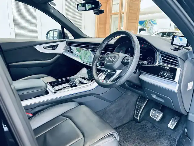 アウディ Ｑ７ 45 Sラインリミテッド 大阪府 2020(令2)年 2.1万km 黒 プレミアムP/７シーターP/１オーナー/HUD/バーチャルコックピット/黒革/パワーシート/シートヒーター/Dシートメモリ/純正ナビ/TV/360度カメラ/applecarplay/純正21インチAW/電動リアゲート/電動格納サードシート/ACC/サイドアシスト/ETC/ドラレコ/レーダー探知機