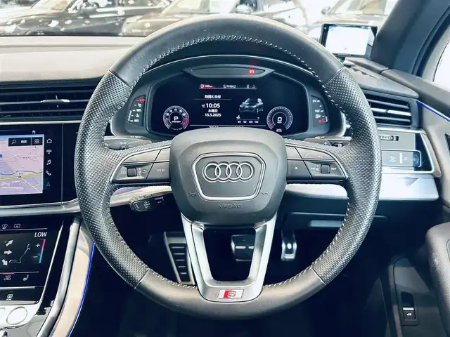 アウディ Ｑ７ 45 Sラインリミテッド 大阪府 2020(令2)年 2.1万km 黒 プレミアムP/７シーターP/１オーナー/HUD/バーチャルコックピット/黒革/パワーシート/シートヒーター/Dシートメモリ/純正ナビ/TV/360度カメラ/applecarplay/純正21インチAW/電動リアゲート/電動格納サードシート/ACC/サイドアシスト/ETC/ドラレコ/レーダー探知機