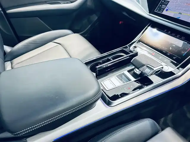 アウディ Ｑ７ 45 Sラインリミテッド 大阪府 2020(令2)年 2.1万km 黒 プレミアムP/７シーターP/１オーナー/HUD/バーチャルコックピット/黒革/パワーシート/シートヒーター/Dシートメモリ/純正ナビ/TV/360度カメラ/applecarplay/純正21インチAW/電動リアゲート/電動格納サードシート/ACC/サイドアシスト/ETC/ドラレコ/レーダー探知機
